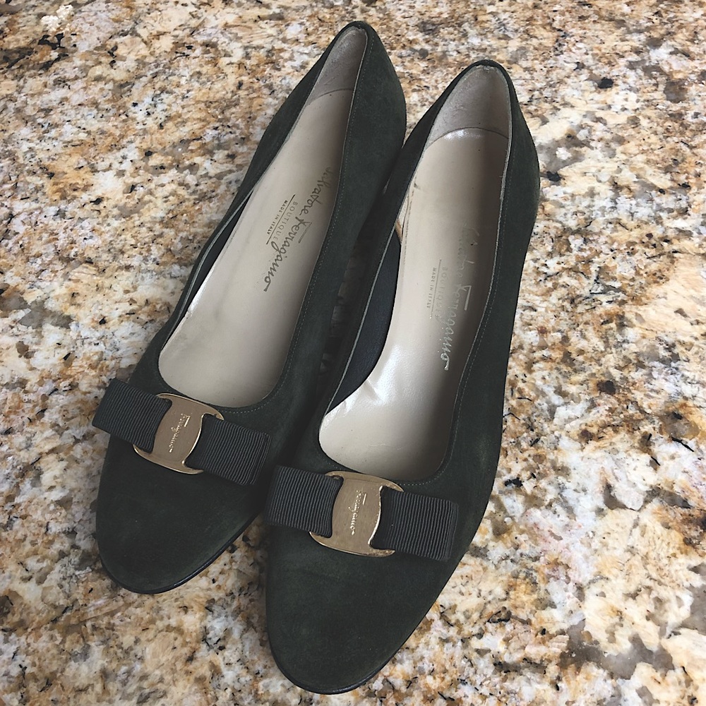 Salvatore Ferragamo pumps 9.5 B